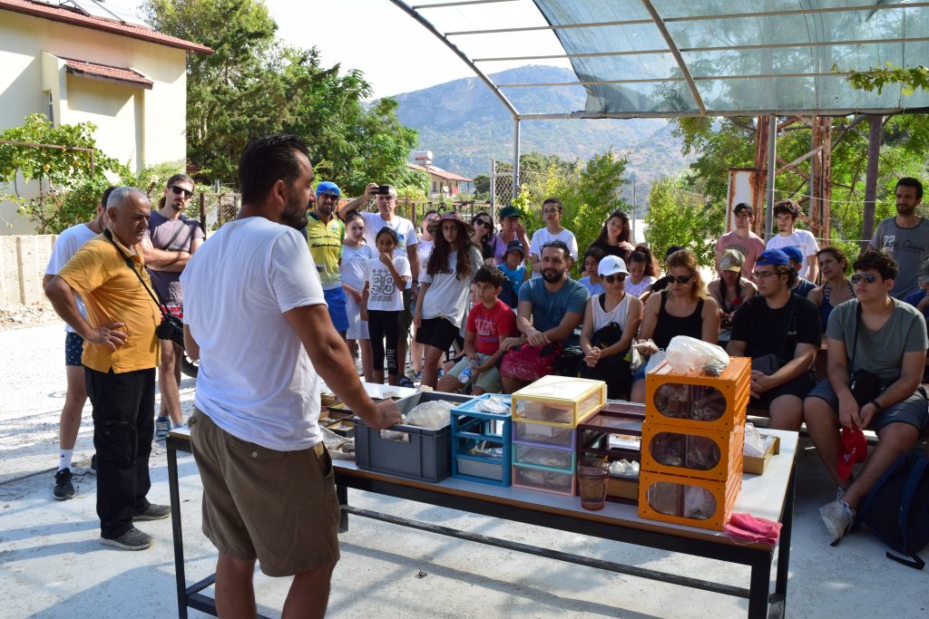 Sahra Spor Kulübü Derneği ve ekibiyle keyifli bir haftasonu etkinliği gerçekleştirdik. Kazı evimizi ve Üçağızlı Mağarası'nı ziyaretleri için kendilerine teşekkür ederiz